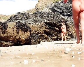 Reifes älteres Paar macht Sex an öffentlichem Strand