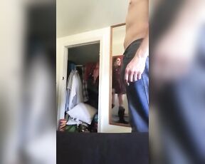 Geile brünette Amateurin redet schmutzig beim Schwanzlutschen