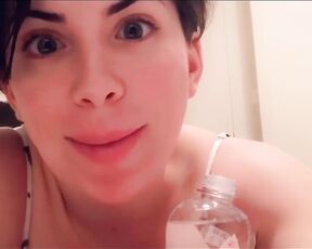 Sie bot ihrem Freund ihr jungfräuliches Arschloch zum Ficken an