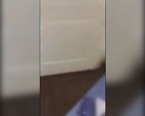 Verdammt sie weiß wie man den Schwanz lutscht und das Sperma am Ende isst