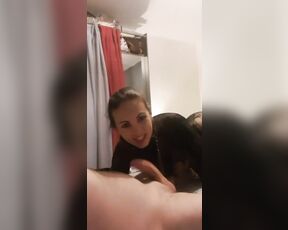 Sie liebt das Schwanzlutschen so sehr