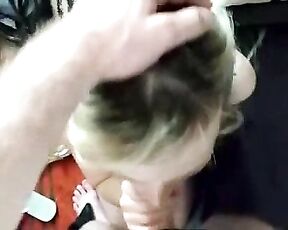 Frau bettelt um Sperma in ihrem Mund